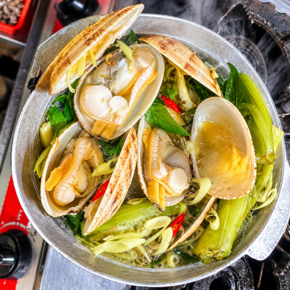 Ngao hai còi hấp Thái